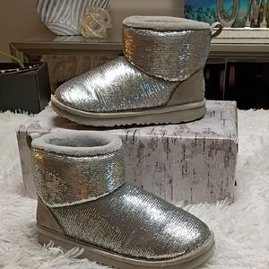 UGG Girls Classic Mini Mirror Ball Sequined Shimmering Silver Boots SZ 3 Girl